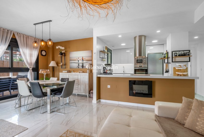 Resale - APARTMENT -
GUARDAMAR DEL SEGURA - Guardamar