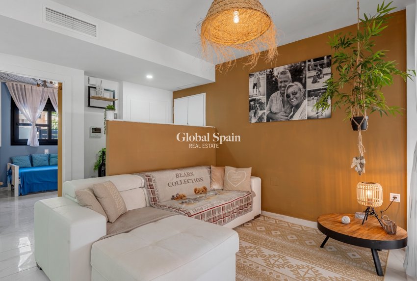 Resale - APARTMENT -
GUARDAMAR DEL SEGURA - Guardamar