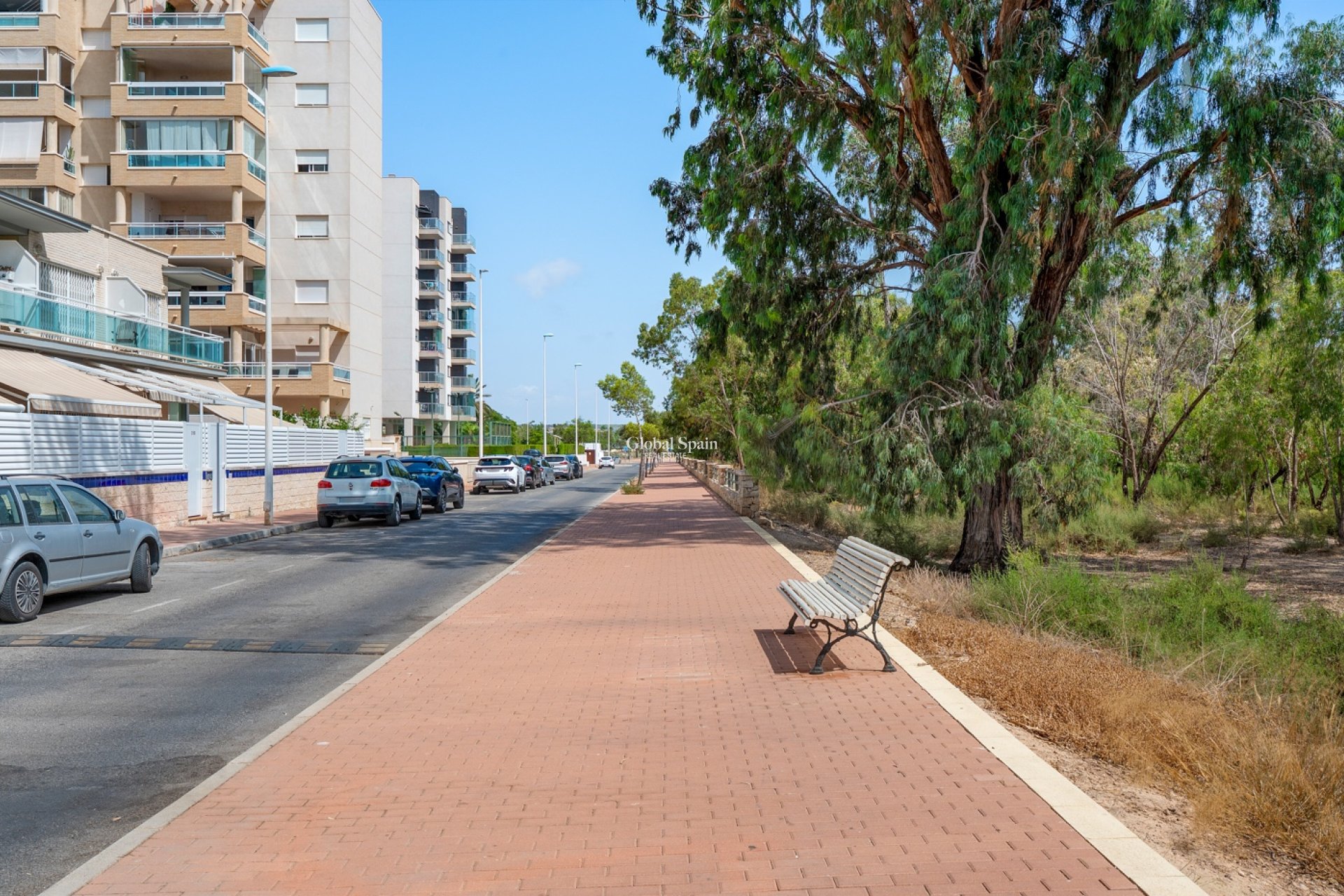 Resale - APARTMENT -
GUARDAMAR DEL SEGURA - Guardamar