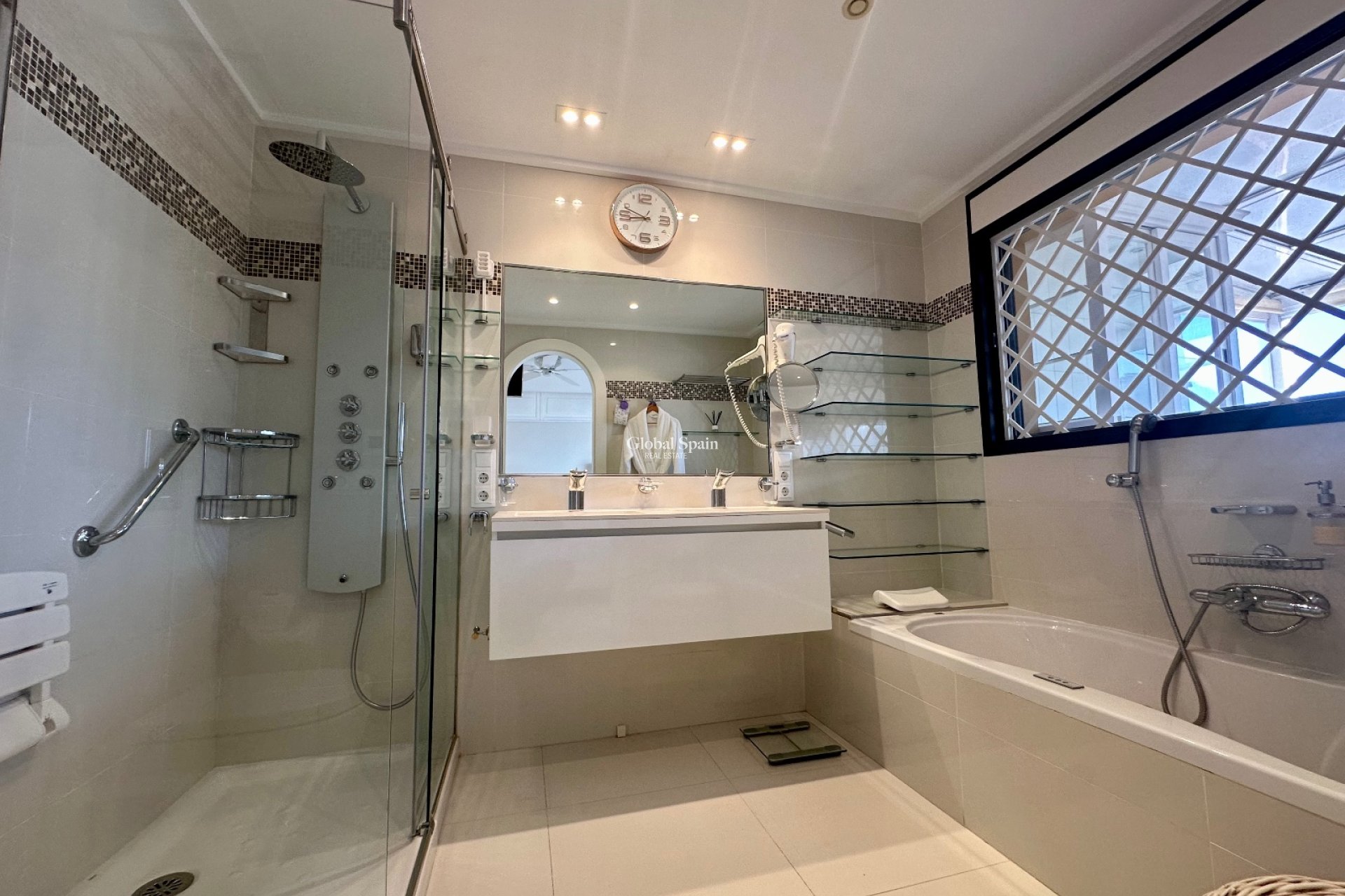 Resale - APARTMENT -
GUARDAMAR DEL SEGURA - Marjal Beach