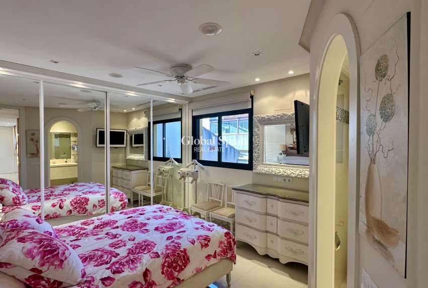 Resale - APARTMENT -
GUARDAMAR DEL SEGURA - Marjal Beach