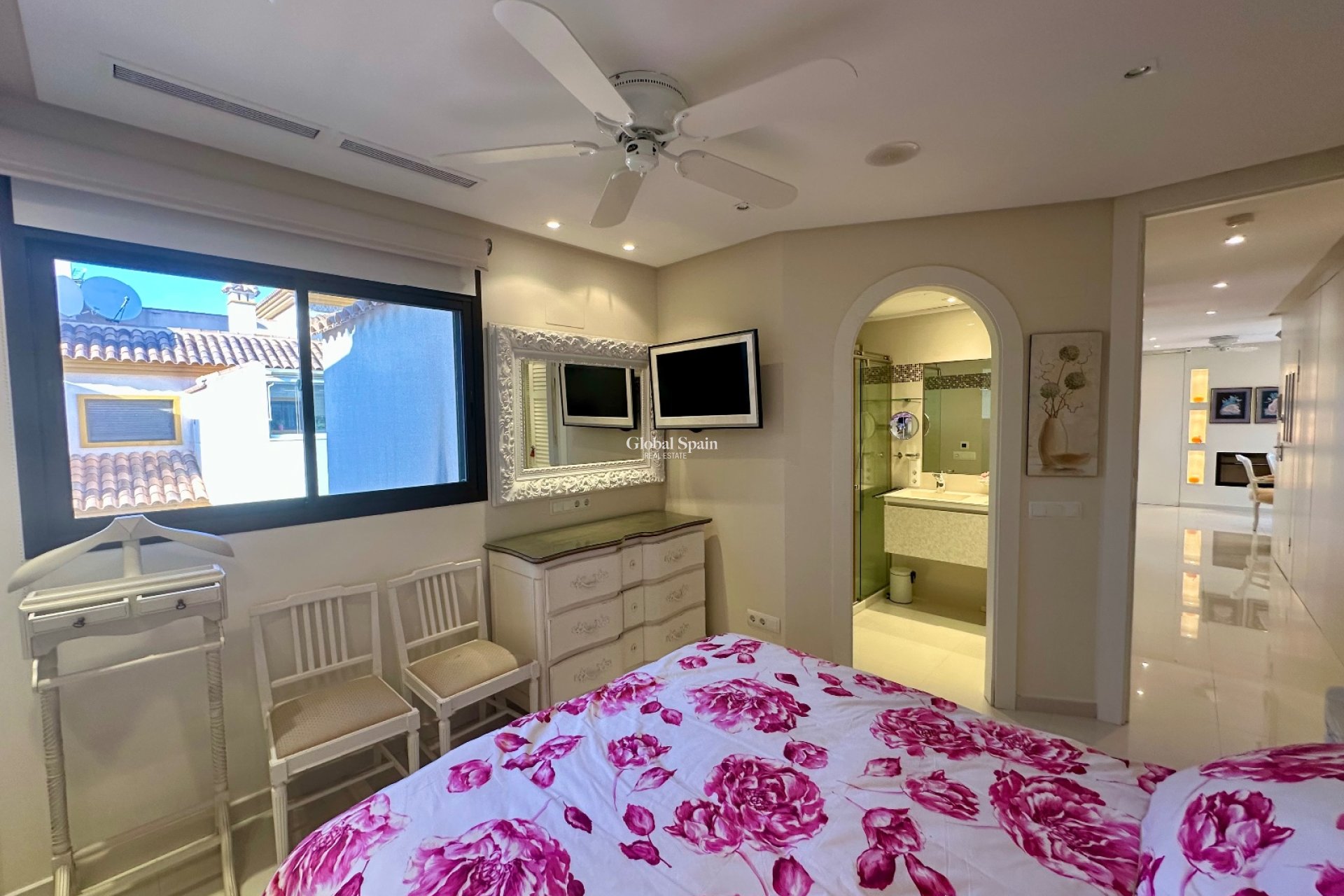 Resale - APARTMENT -
GUARDAMAR DEL SEGURA - Marjal Beach