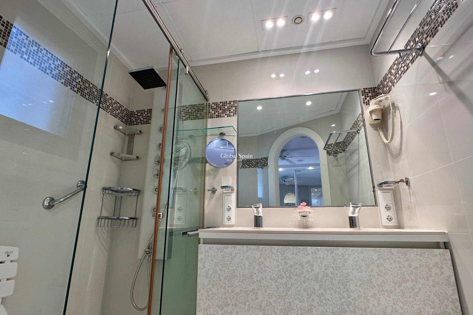 Resale - APARTMENT -
GUARDAMAR DEL SEGURA - Marjal Beach