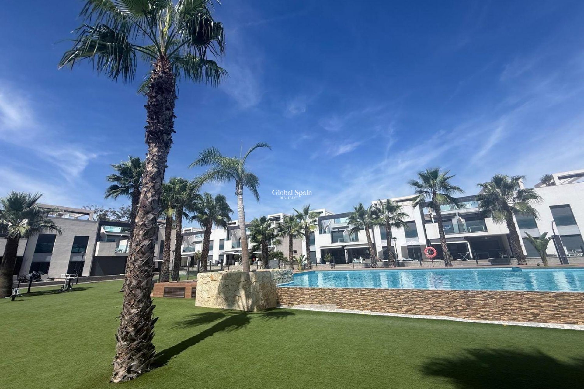 Resale - APARTMENT -
GUARDAMAR DEL SEGURA - Oasis Beach