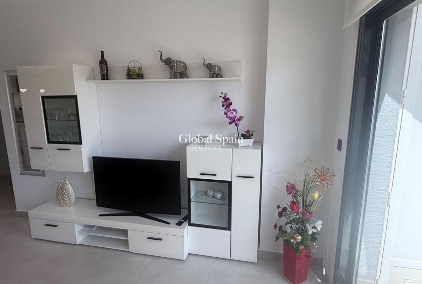 Resale - APARTMENT -
GUARDAMAR DEL SEGURA - Oasis Beach