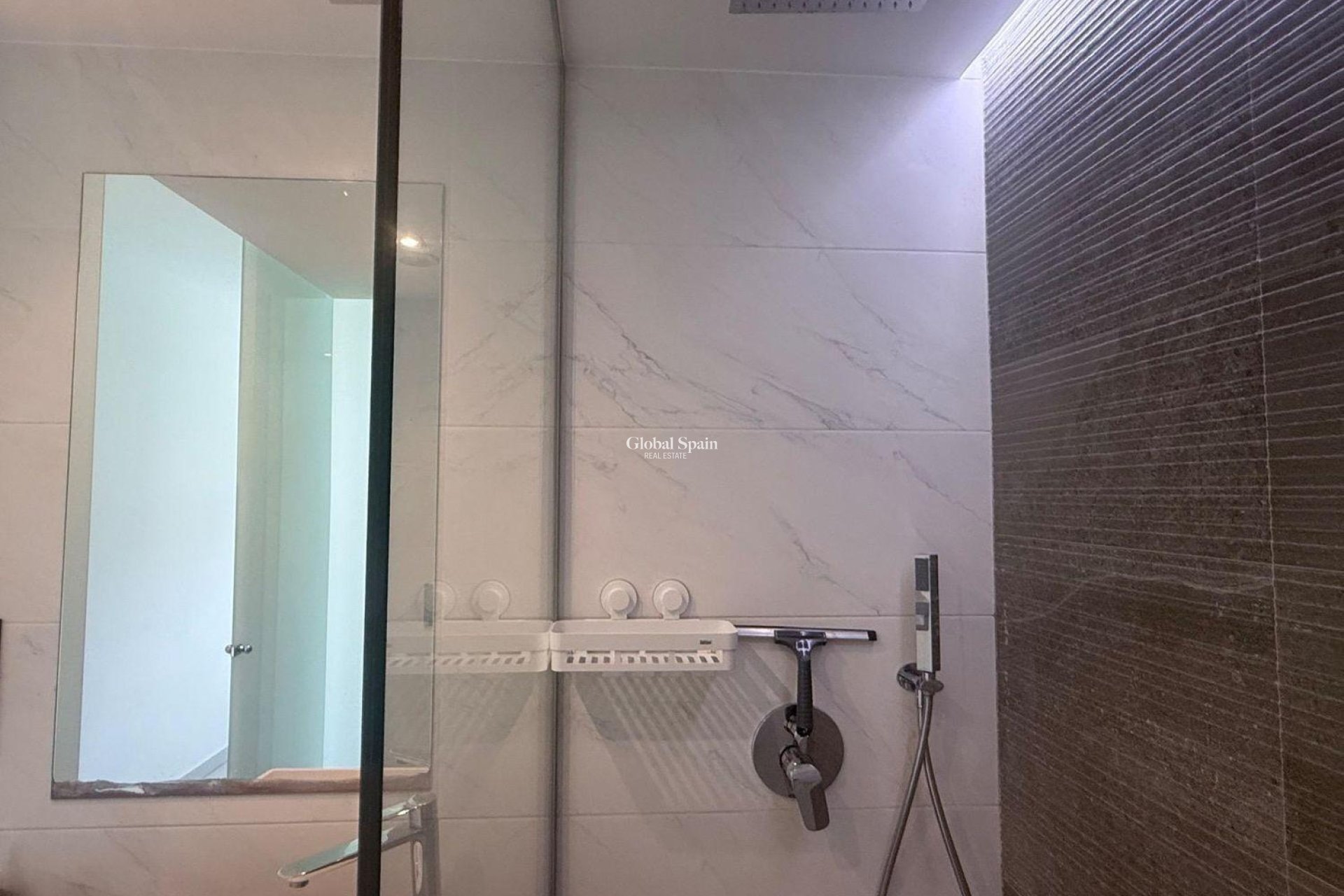 Resale - APARTMENT -
GUARDAMAR DEL SEGURA - Oasis Beach