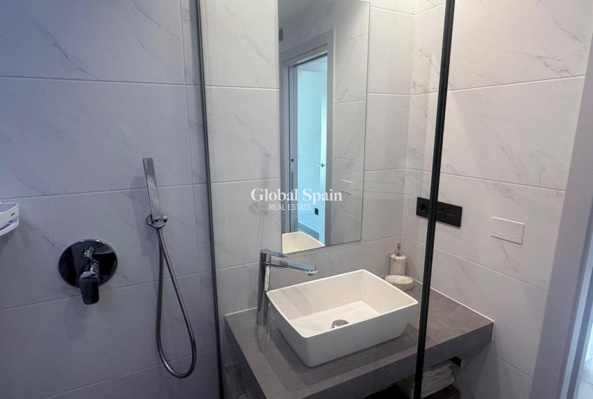 Resale - APARTMENT -
GUARDAMAR DEL SEGURA - Oasis Beach
