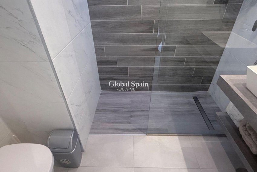 Resale - APARTMENT -
GUARDAMAR DEL SEGURA - Oasis Beach