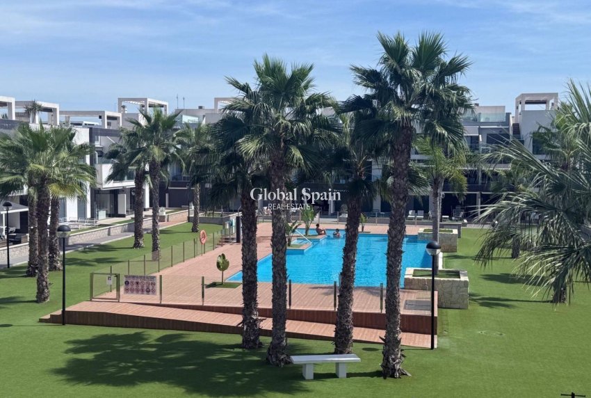 Resale - APARTMENT -
GUARDAMAR DEL SEGURA - Oasis Beach