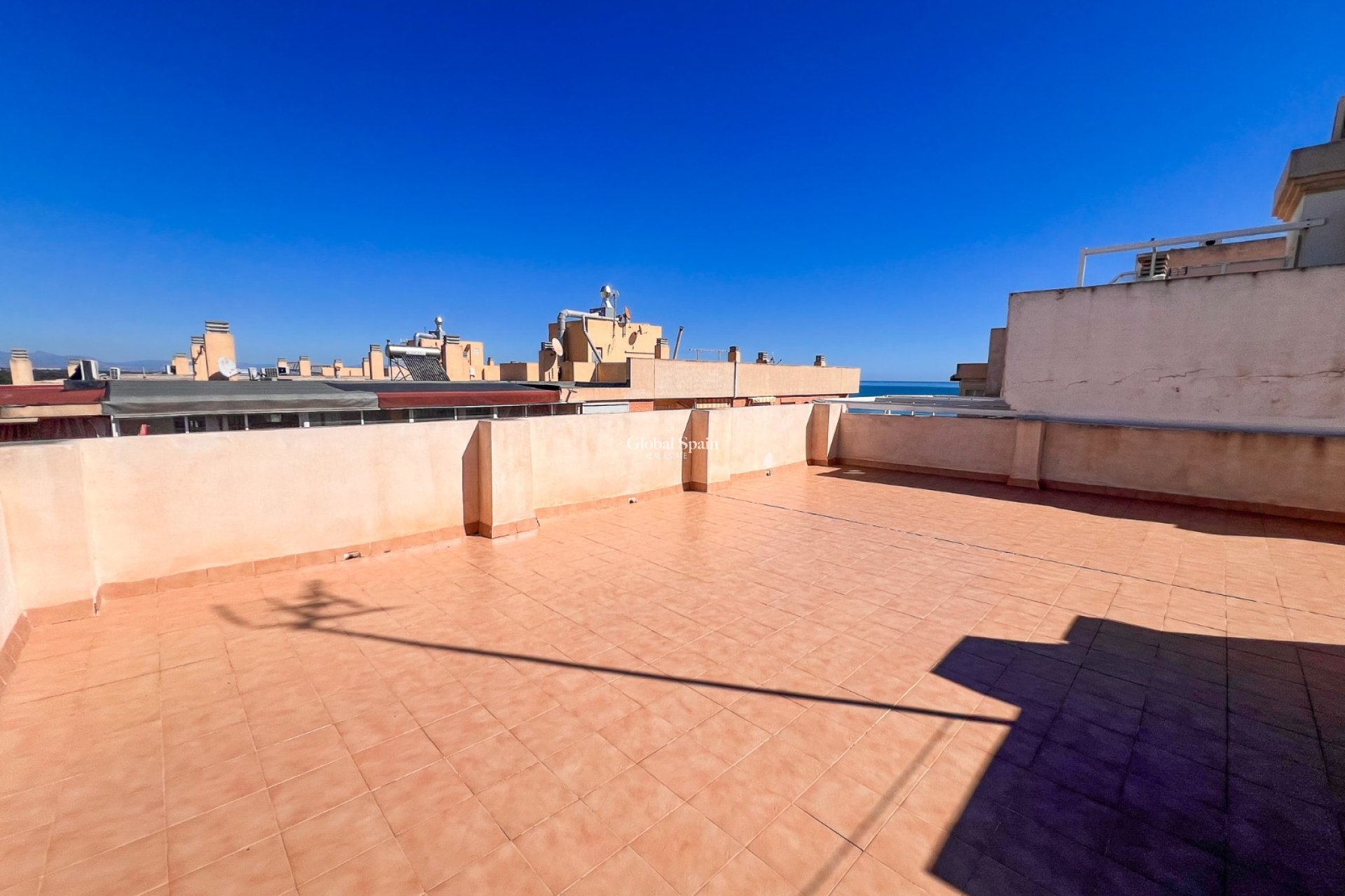 Resale - APARTMENT -
GUARDAMAR DEL SEGURA - Playa Centro Guardamar