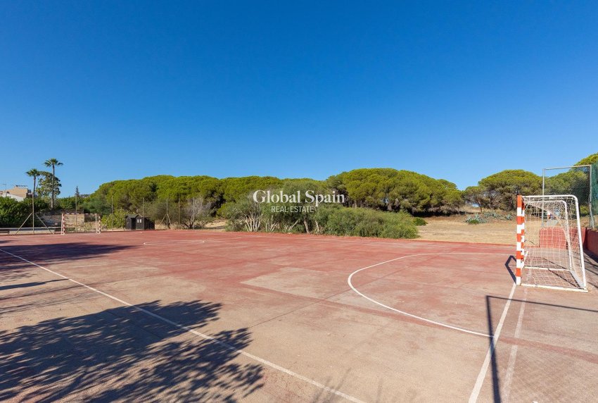 Resale - Apartment -
GUARDAMAR DEL SEGURA - Urb. pinomar