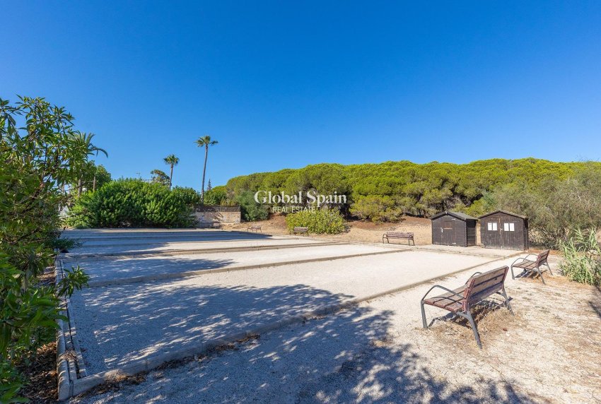 Resale - Apartment -
GUARDAMAR DEL SEGURA - Urb. pinomar