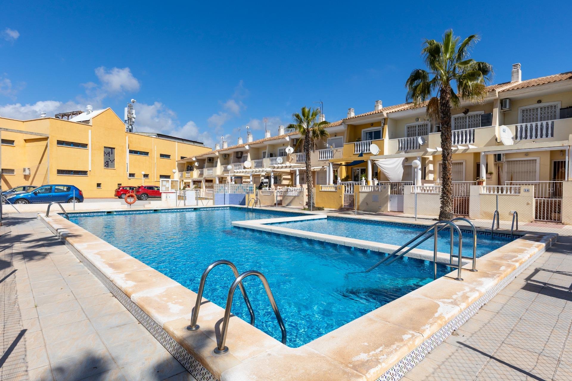 Resale - APARTMENT -
GUARDAMAR DEL SEGURA - Urbanizaciones