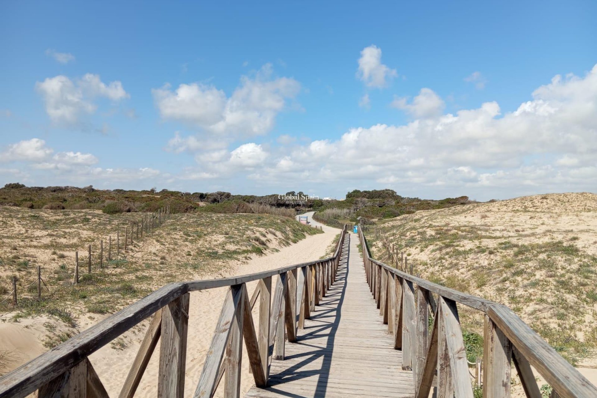 Resale - APARTMENT -
GUARDAMAR DEL SEGURA - Urbanizaciones