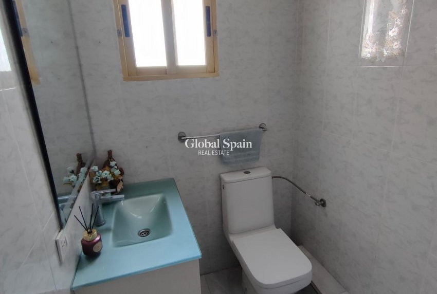 Resale - APARTMENT -
GUARDAMAR DEL SEGURA - Zona Pueblo