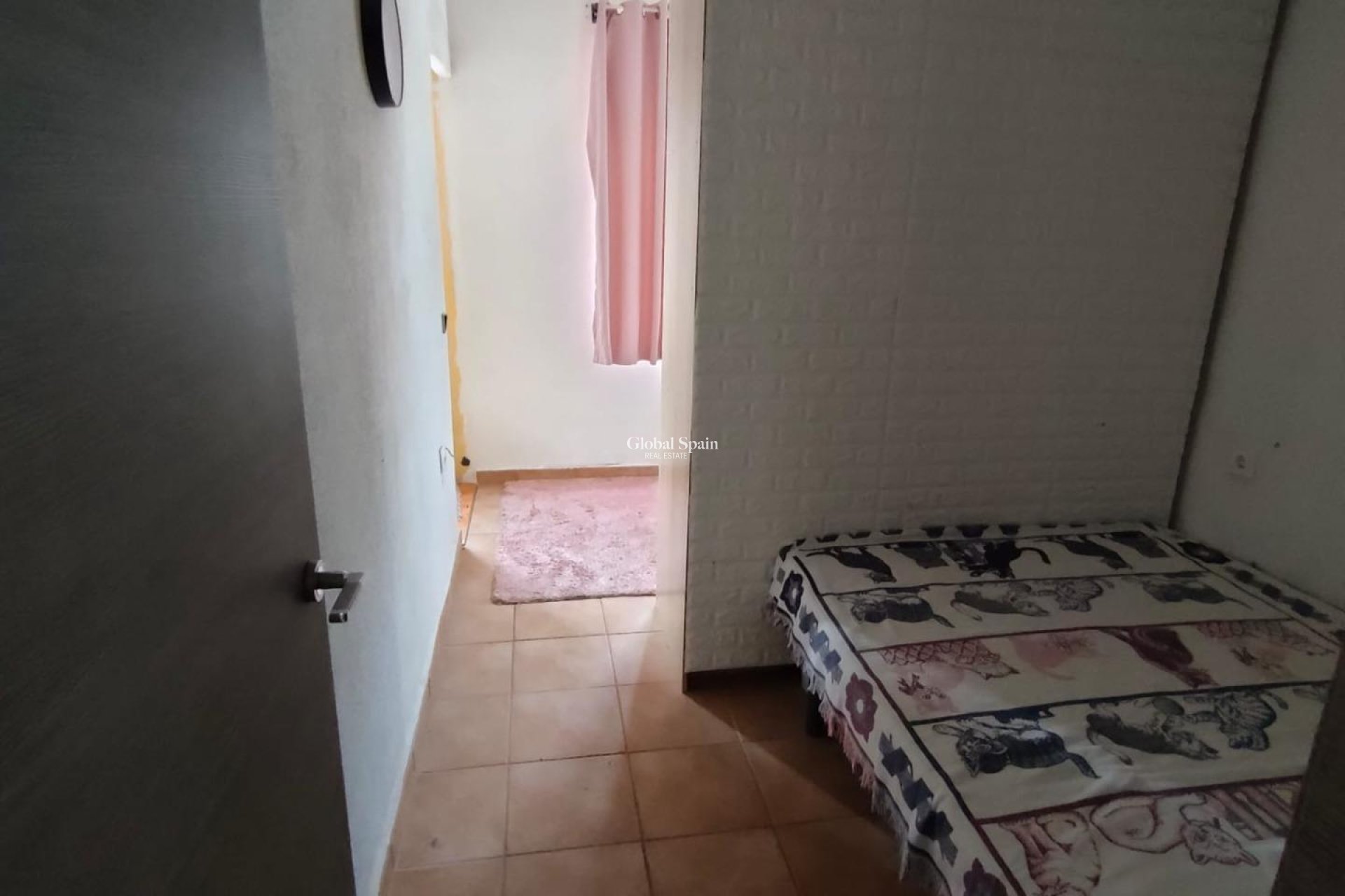 Resale - APARTMENT -
GUARDAMAR DEL SEGURA - Zona Pueblo