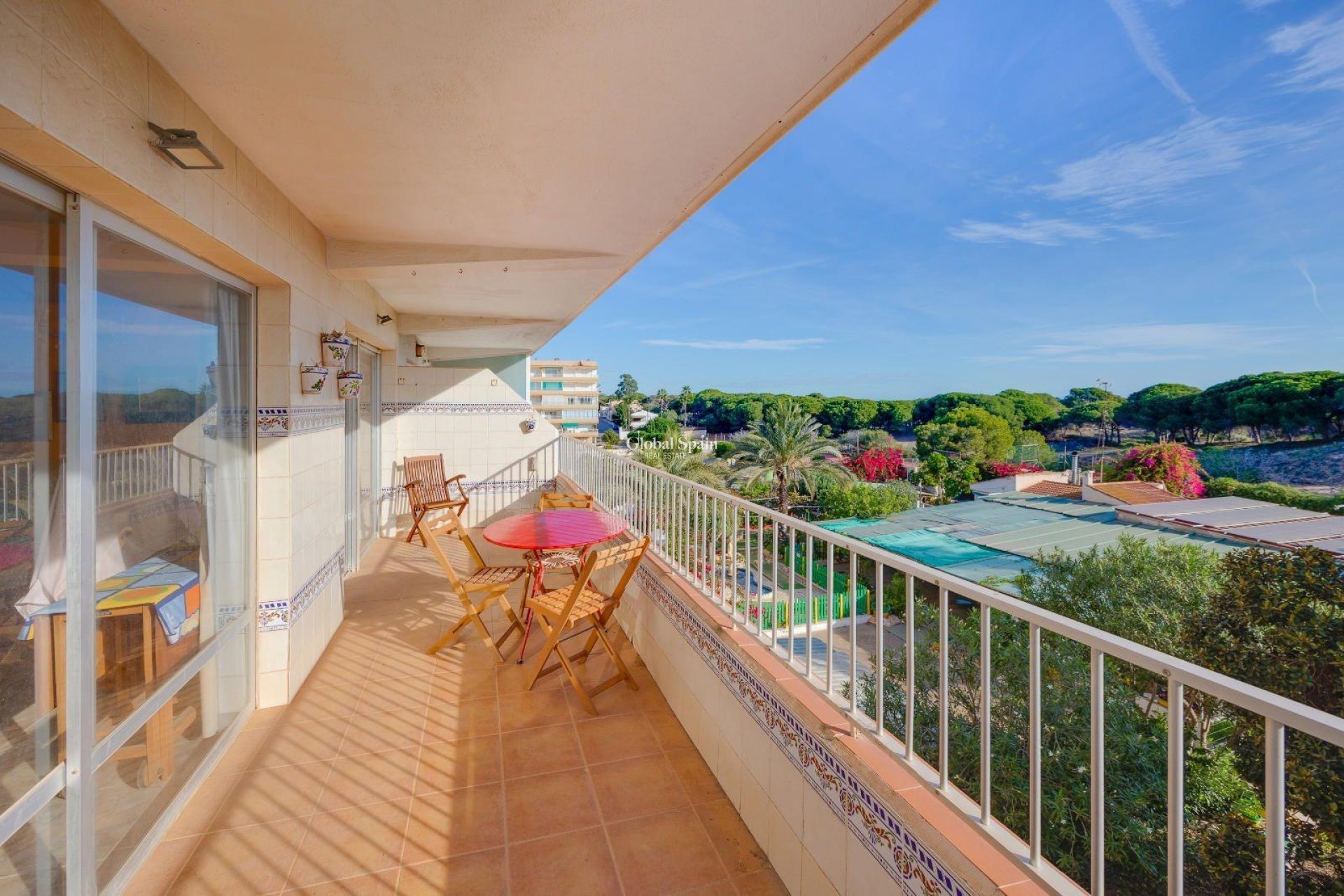 Resale - APARTMENT -
GUARDAMAR DEL SEGURA