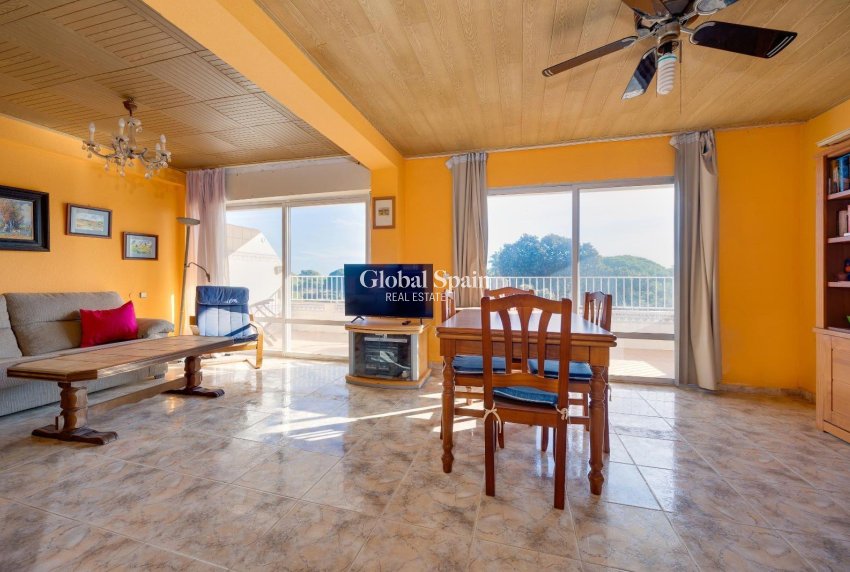 Resale - APARTMENT -
GUARDAMAR DEL SEGURA