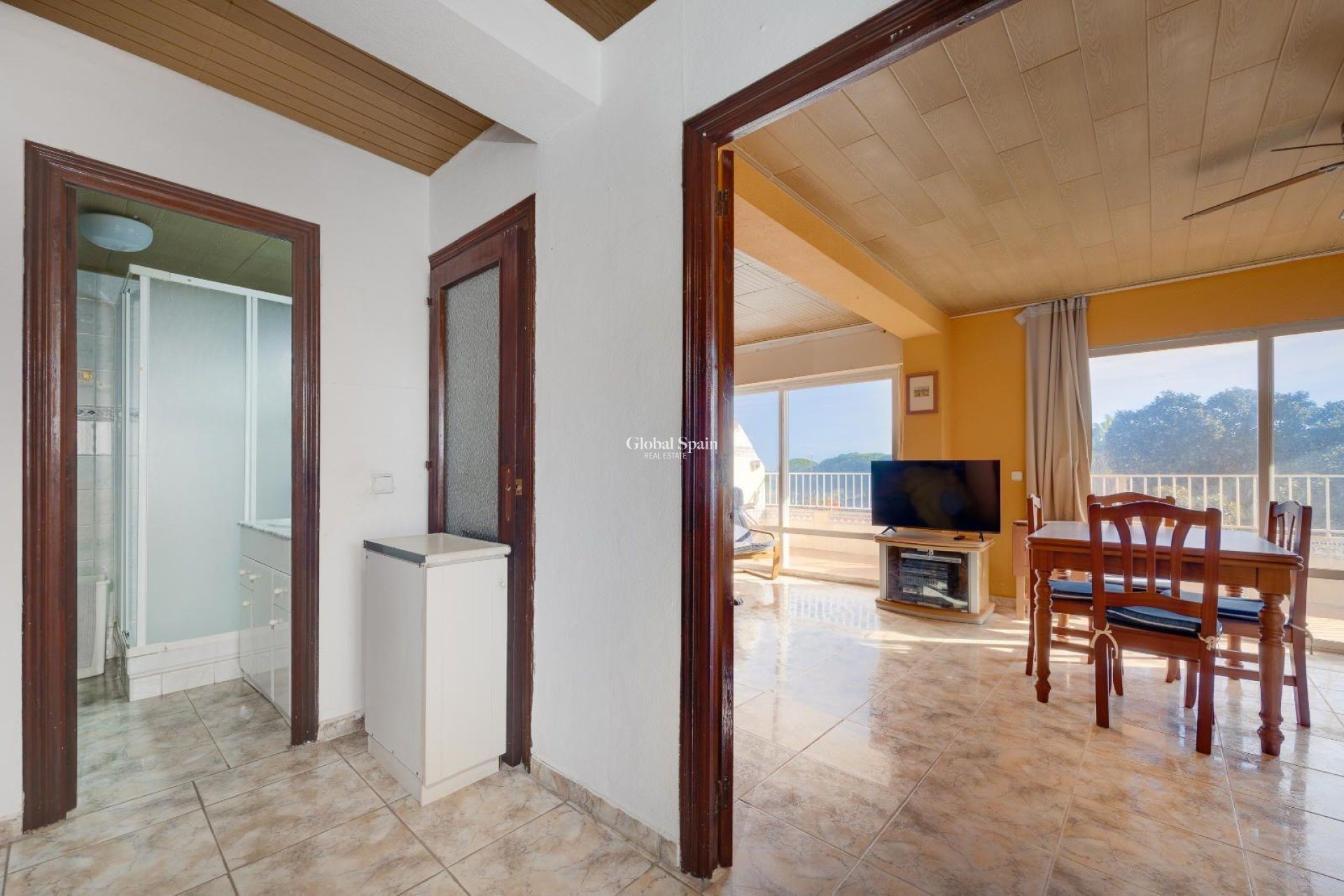 Resale - APARTMENT -
GUARDAMAR DEL SEGURA
