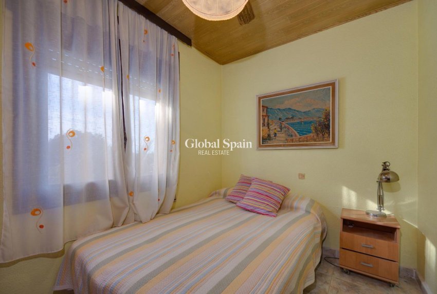 Resale - APARTMENT -
GUARDAMAR DEL SEGURA