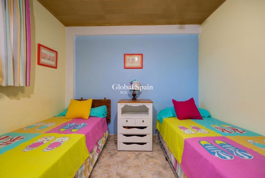 Resale - APARTMENT -
GUARDAMAR DEL SEGURA