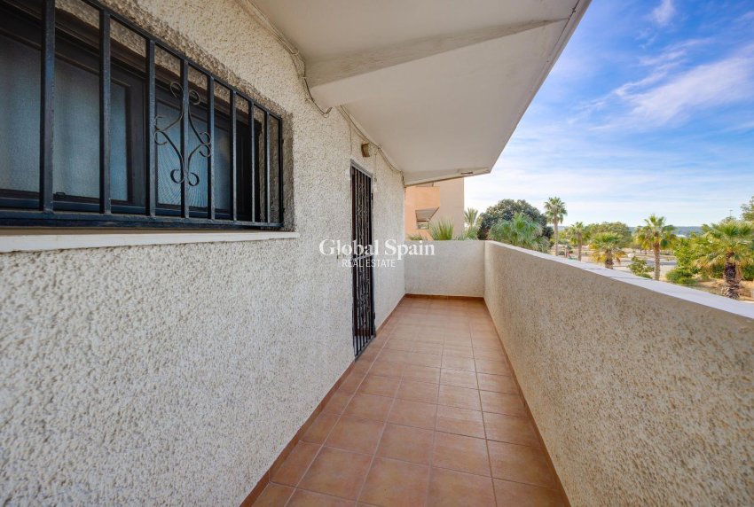 Resale - APARTMENT -
GUARDAMAR DEL SEGURA