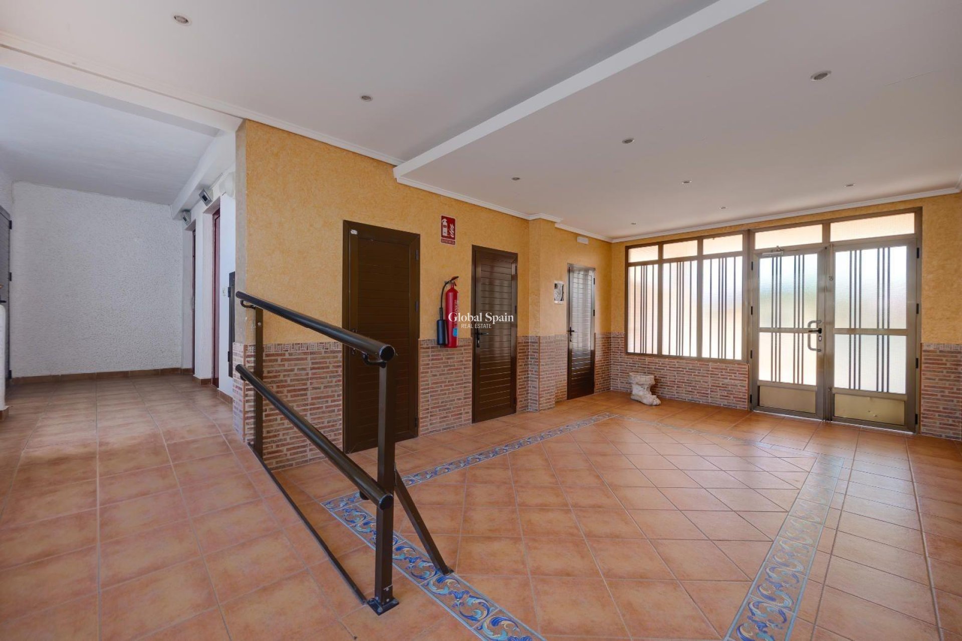 Resale - APARTMENT -
GUARDAMAR DEL SEGURA