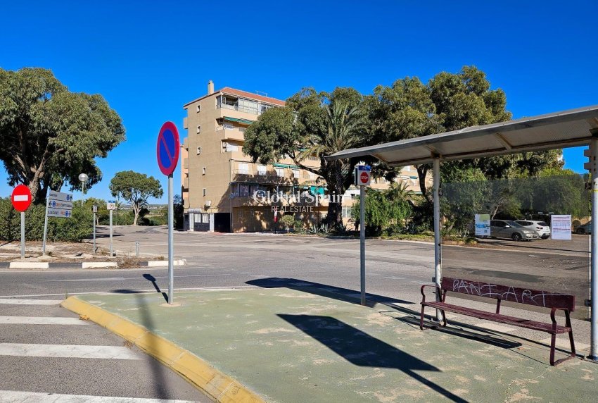 Resale - APARTMENT -
GUARDAMAR DEL SEGURA