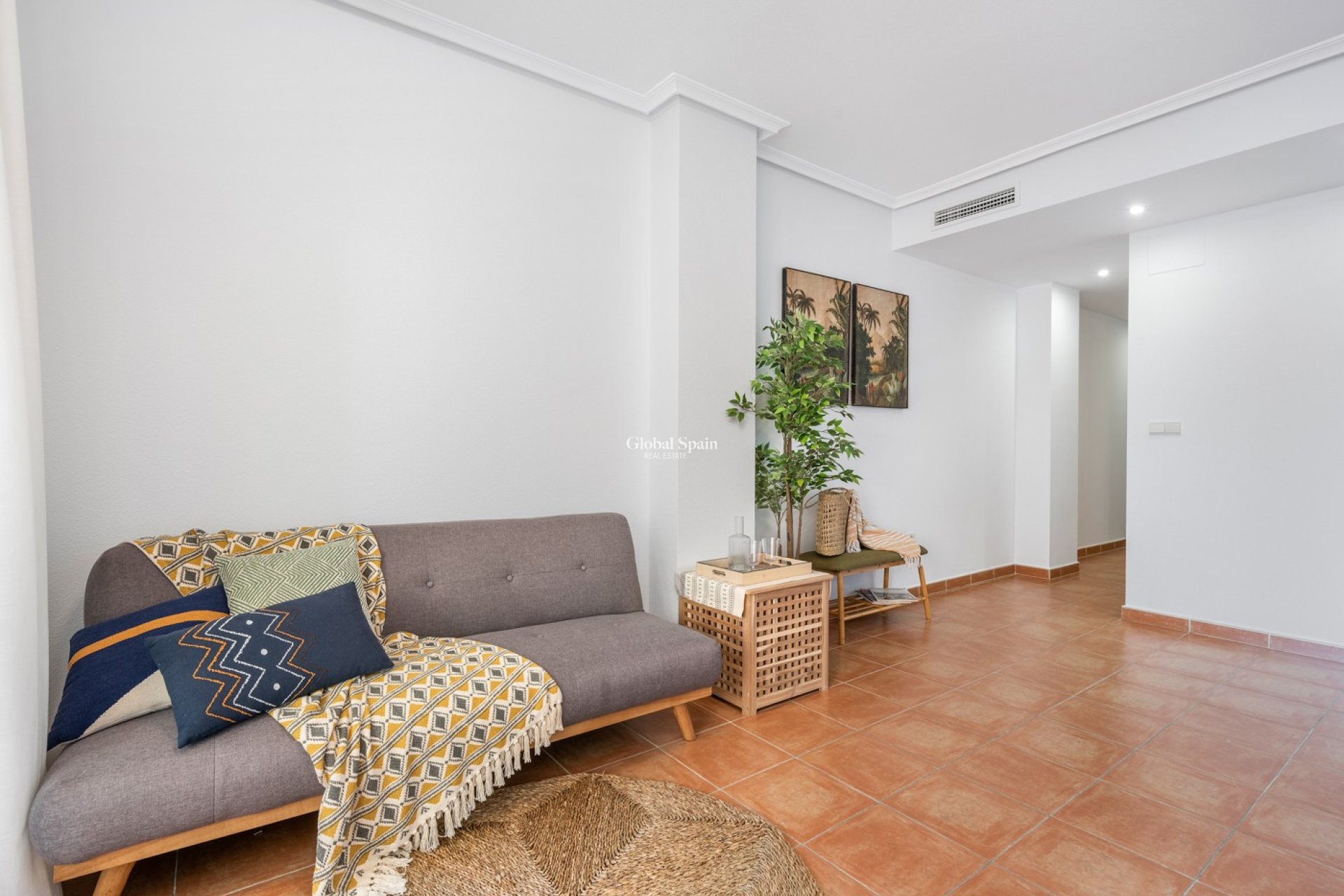 Resale - APARTMENT -
GUARDAMAR DEL SEGURA