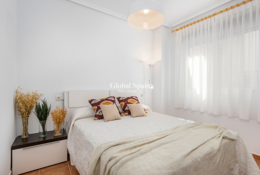 Resale - APARTMENT -
GUARDAMAR DEL SEGURA
