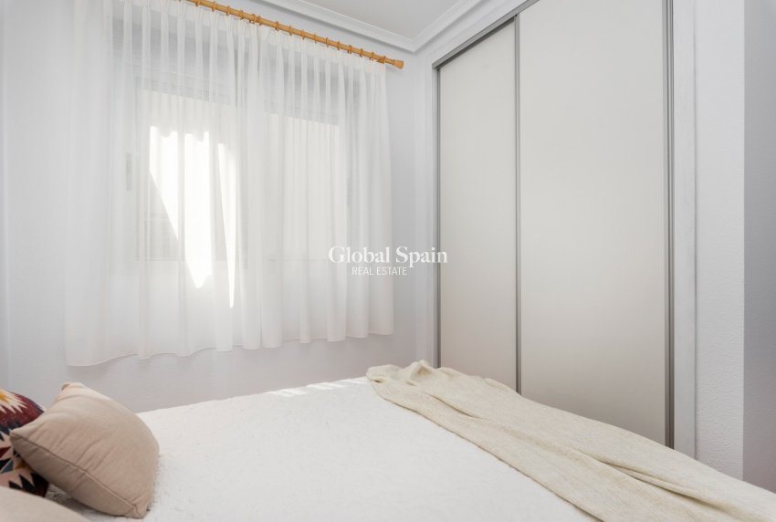 Resale - APARTMENT -
GUARDAMAR DEL SEGURA