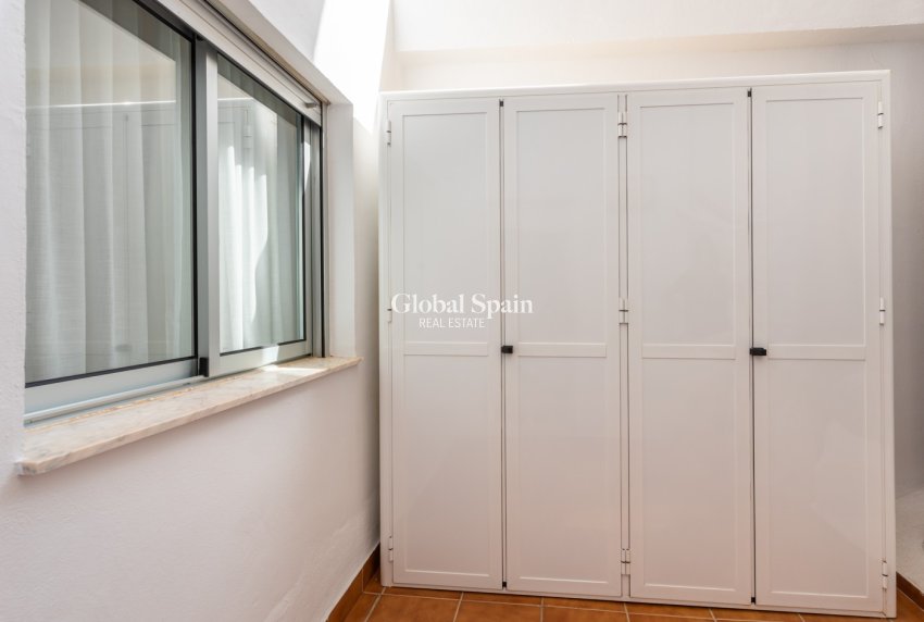 Resale - APARTMENT -
GUARDAMAR DEL SEGURA