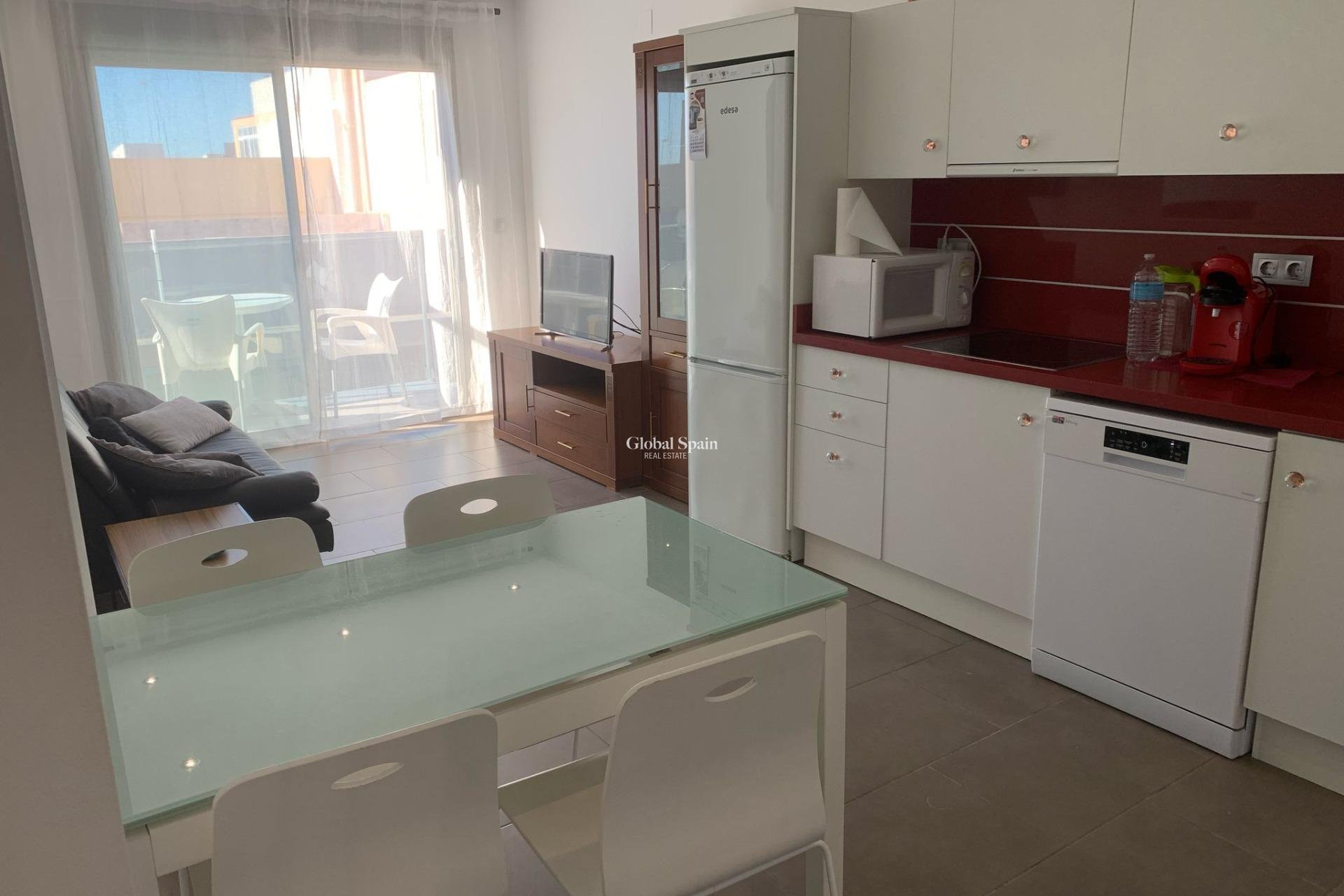 Resale - APARTMENT -
GUARDAMAR DEL SEGURA