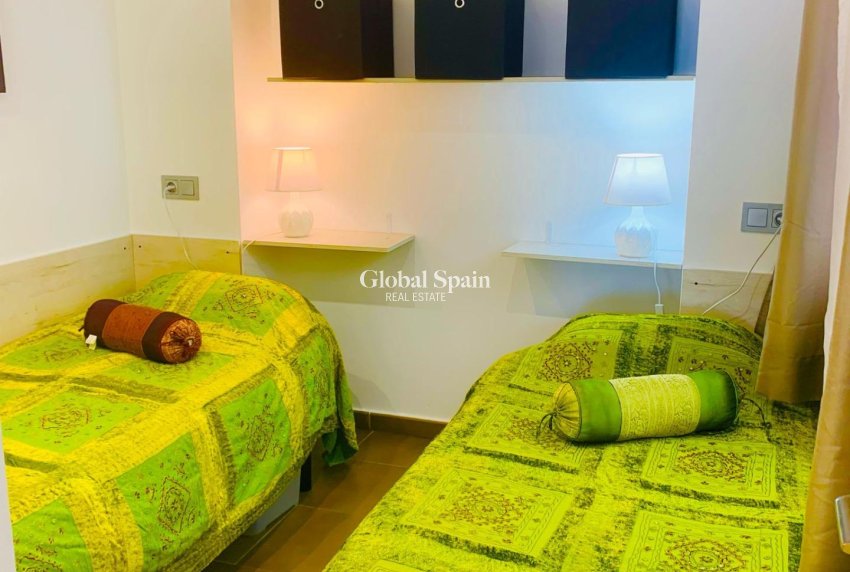 Resale - APARTMENT -
GUARDAMAR DEL SEGURA
