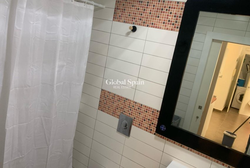 Resale - APARTMENT -
GUARDAMAR DEL SEGURA