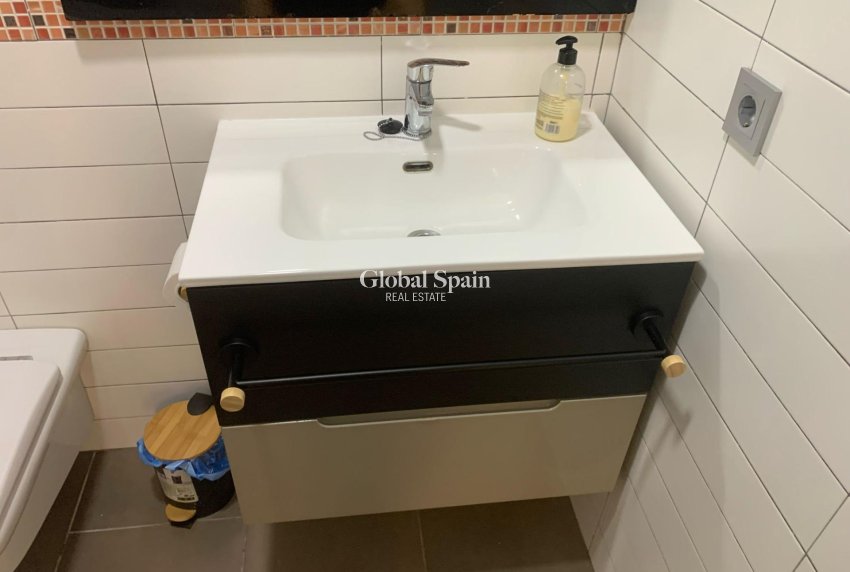 Resale - APARTMENT -
GUARDAMAR DEL SEGURA