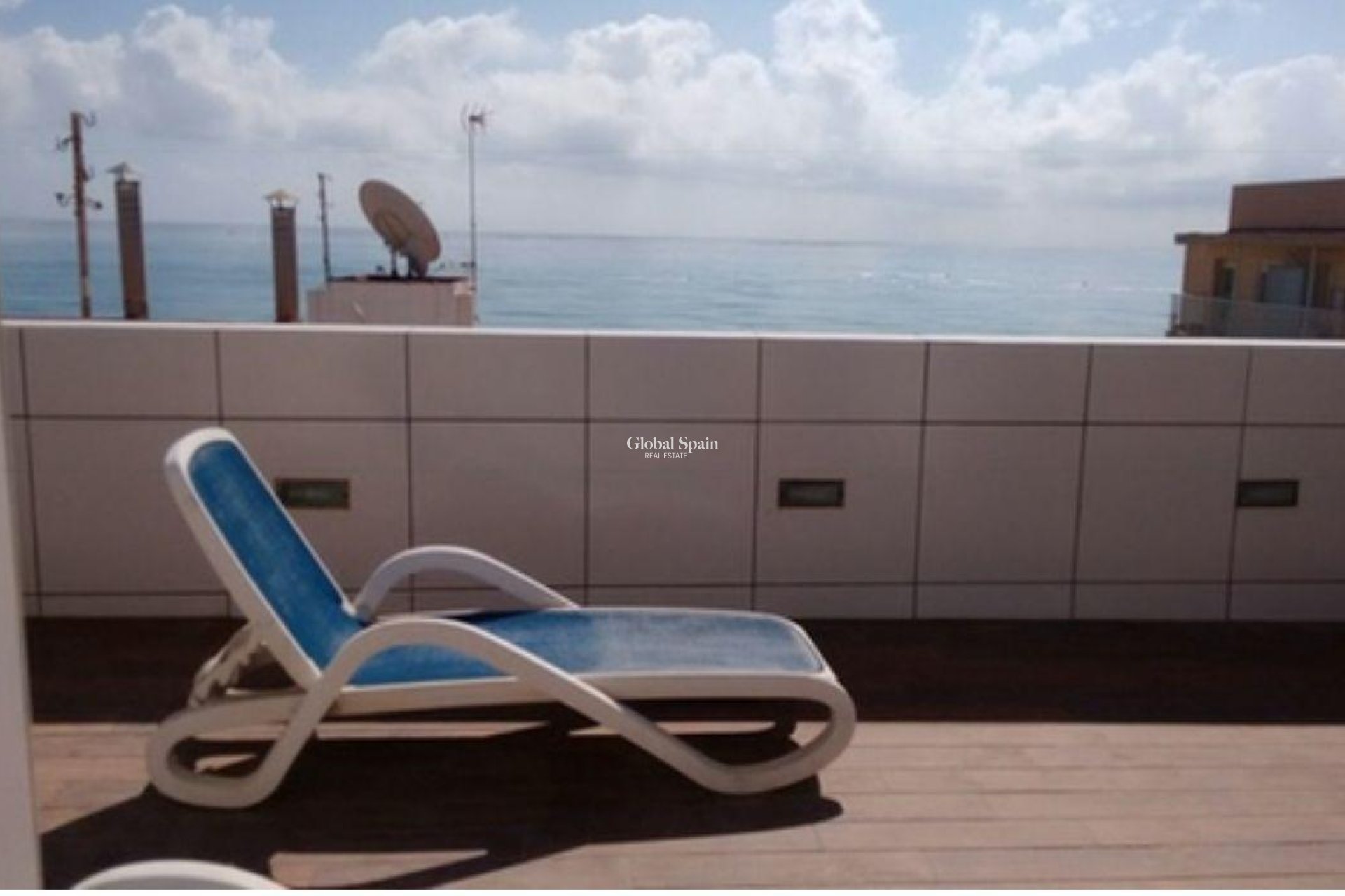 Resale - APARTMENT -
GUARDAMAR DEL SEGURA