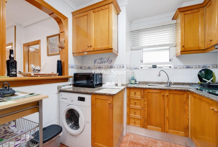 Resale - APARTMENT -
GUARDAMAR DEL SEGURA