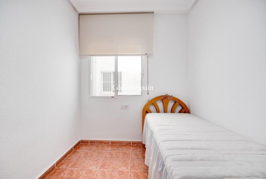 Resale - APARTMENT -
GUARDAMAR DEL SEGURA