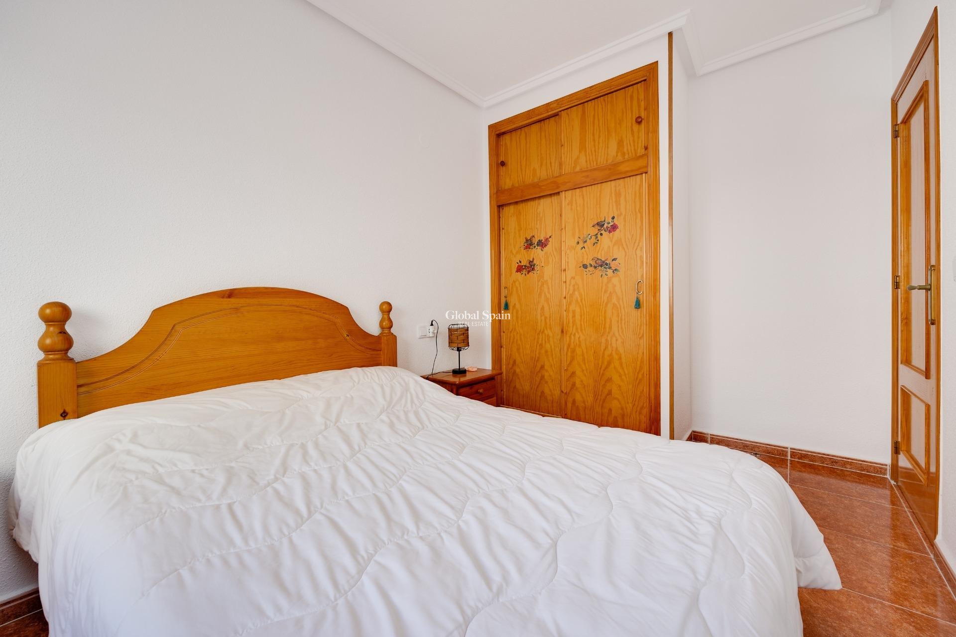 Resale - APARTMENT -
GUARDAMAR DEL SEGURA