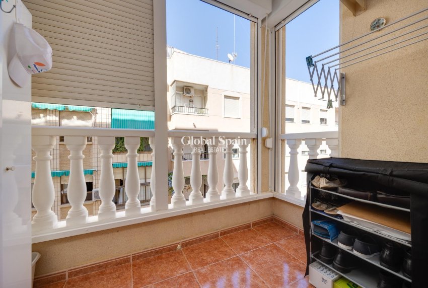 Resale - APARTMENT -
GUARDAMAR DEL SEGURA