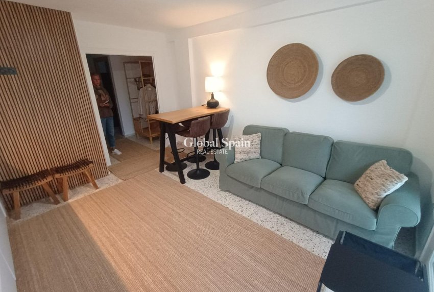 Resale - APARTMENT -
GUARDAMAR DEL SEGURA
