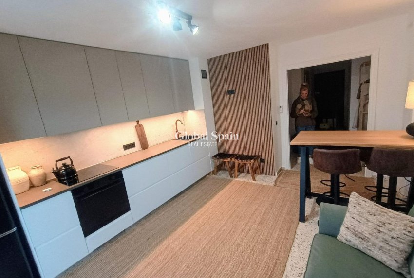 Resale - APARTMENT -
GUARDAMAR DEL SEGURA