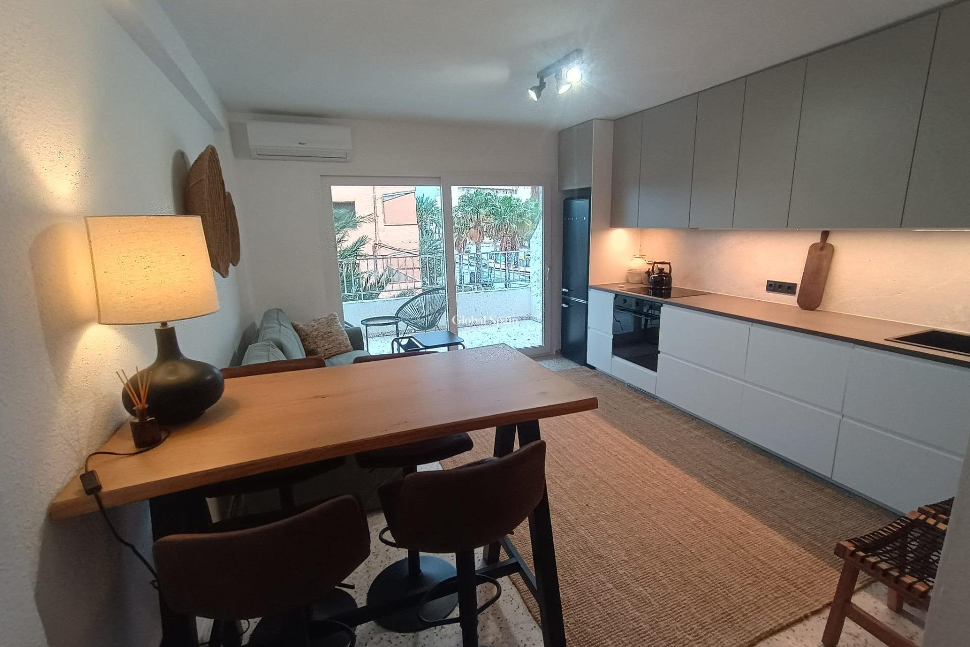 Resale - APARTMENT -
GUARDAMAR DEL SEGURA