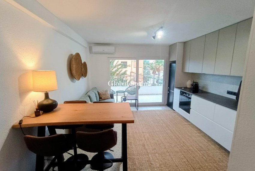 Resale - APARTMENT -
GUARDAMAR DEL SEGURA