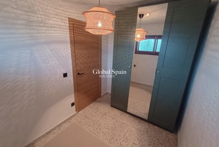 Resale - APARTMENT -
GUARDAMAR DEL SEGURA