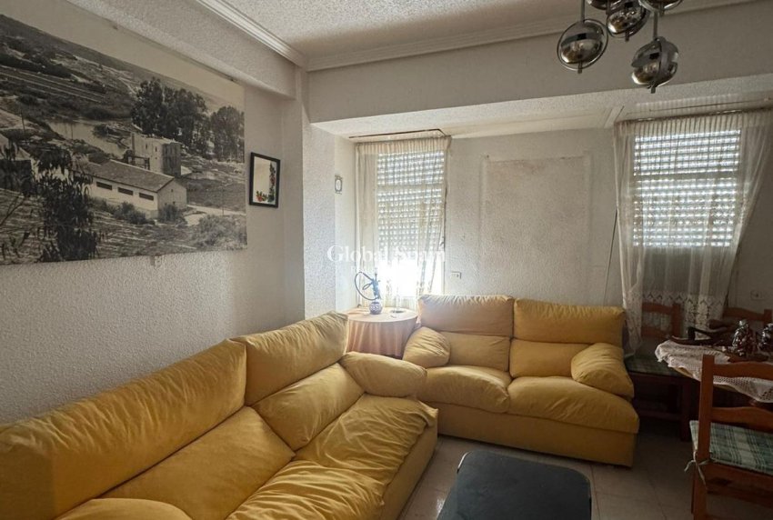 Resale - APARTMENT -
GUARDAMAR DEL SEGURA