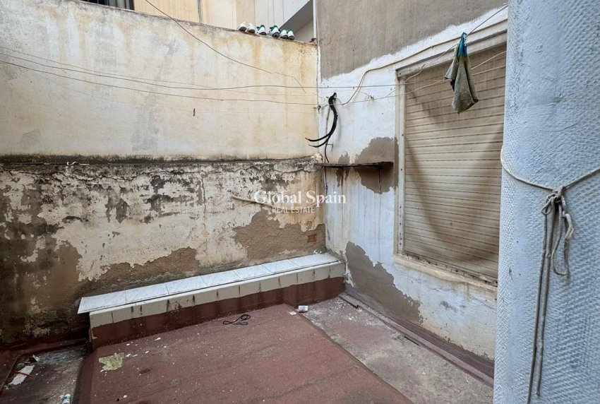 Resale - APARTMENT -
GUARDAMAR DEL SEGURA