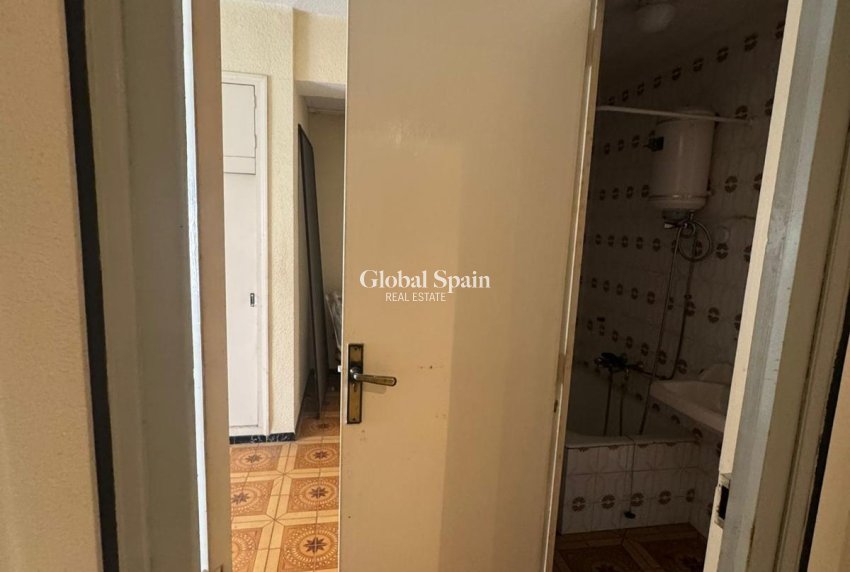 Resale - APARTMENT -
GUARDAMAR DEL SEGURA