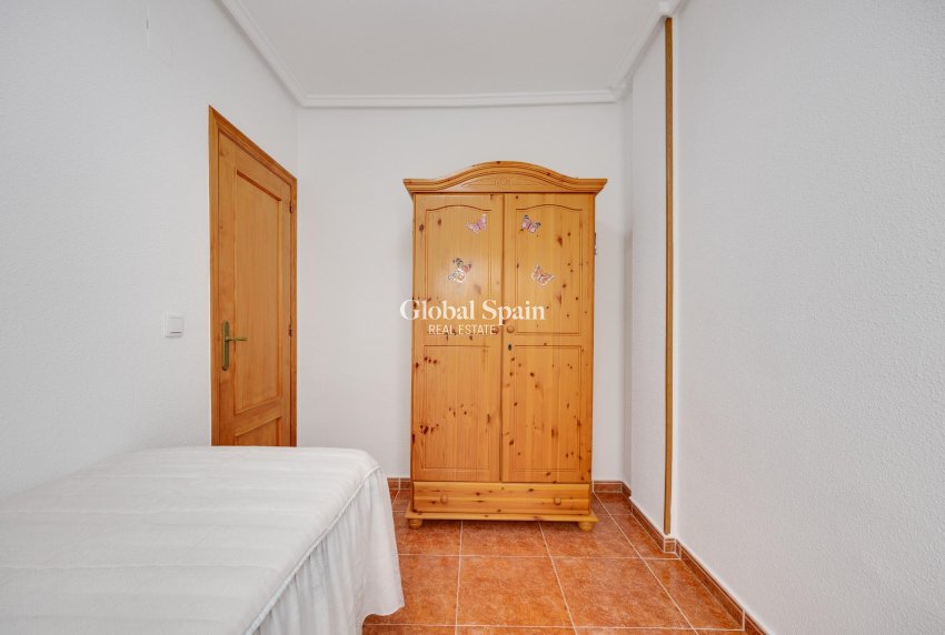 Resale - APARTMENT -
GUARDAMAR DEL SEGURA